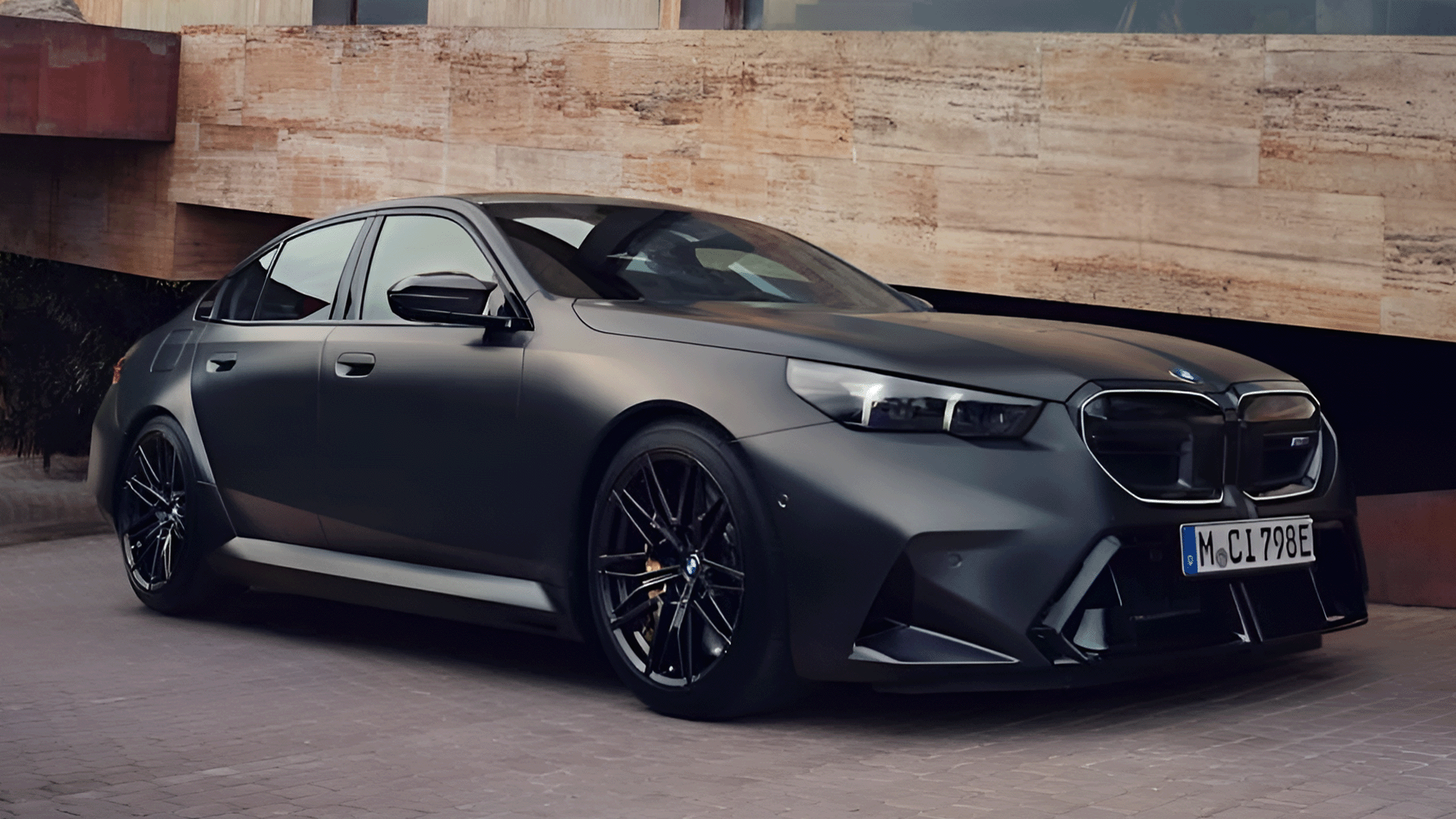 M5 (2025)